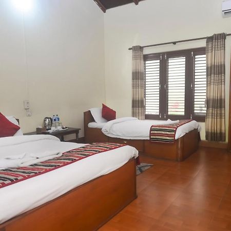 Unique Wild Resort Sauraha Exterior photo