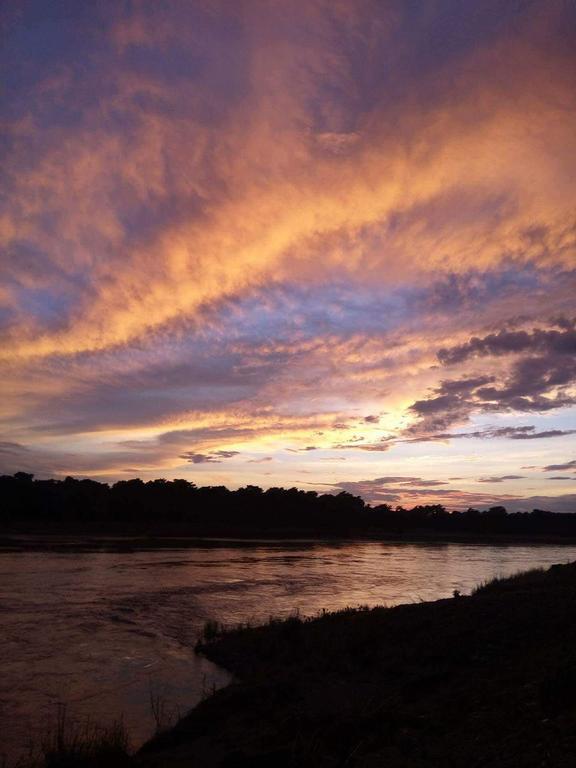 Unique Wild Resort Sauraha Exterior photo