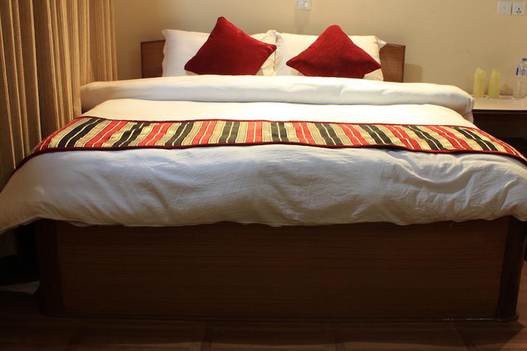 Unique Wild Resort Sauraha Exterior photo
