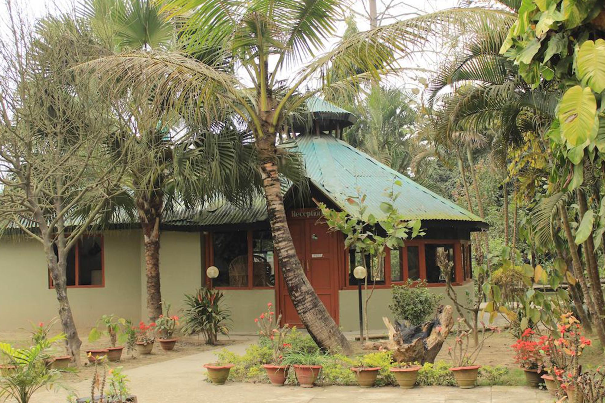 Unique Wild Resort Sauraha Exterior photo